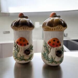 Copied - Vintage 1978 Sears Merry Mushroom Salt and Pepper Shakers Spices Set